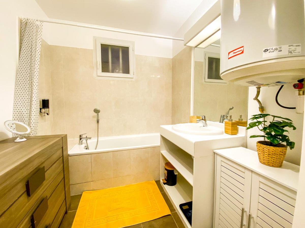 The Golden House * Parking * Garden Apartment Корбей-Есон Екстериор снимка