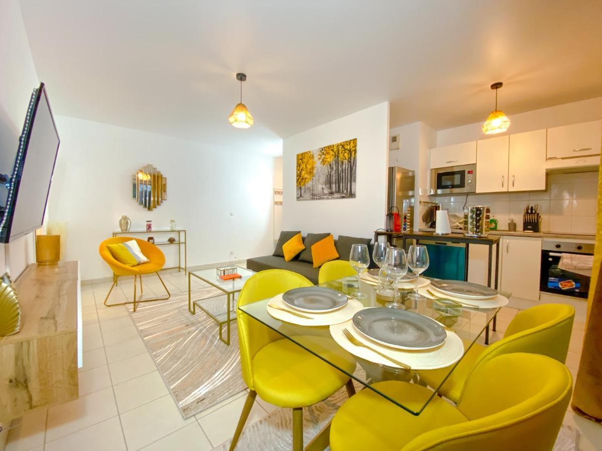 The Golden House * Parking * Garden Apartment Корбей-Есон Екстериор снимка